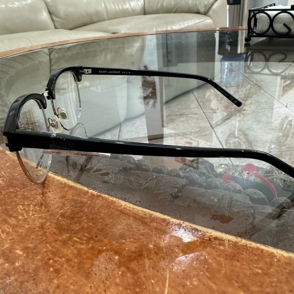 Yves Saint Laurent - YSL SL 104 Eyeglasses
by Yves Saint Laurent - YSL - Picture 2 of 6